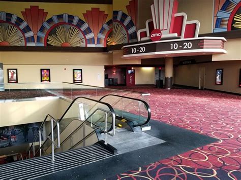 amc theatre streets of woodfield|streets of woodfield movie times.